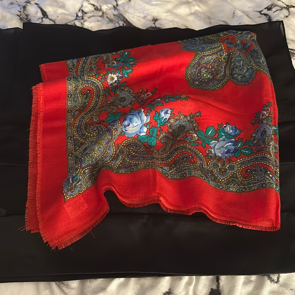 Red square scarf